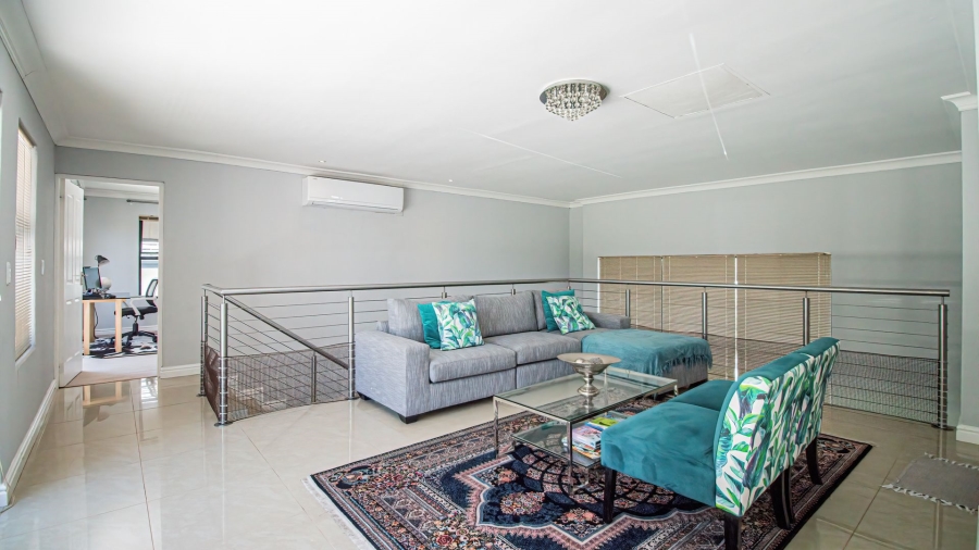 4 Bedroom Property for Sale in Pearl Valley at Val de Vie Western Cape